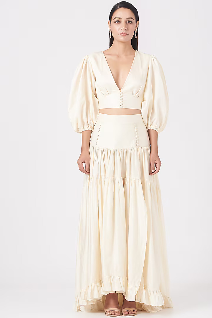 Dress Like Royalty With These Bridgerton-Inspired Outfits-Image 2-2