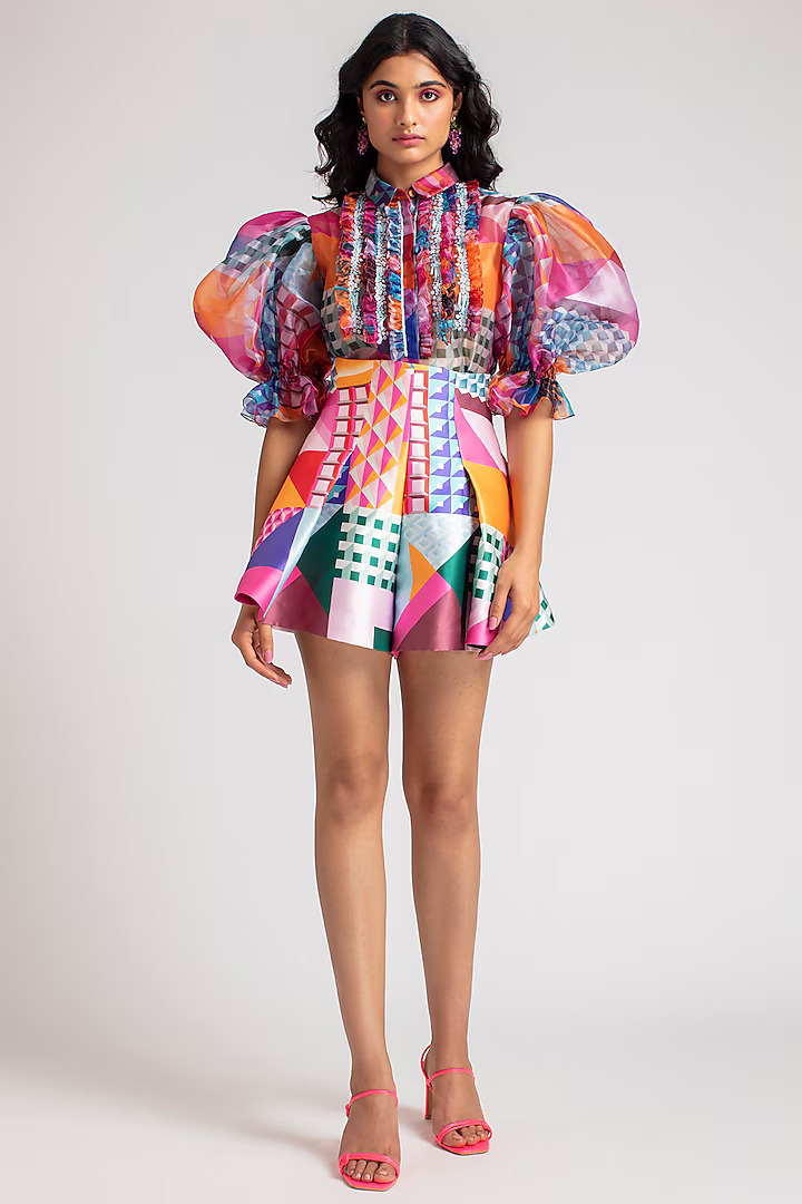 Dress Like Royalty With These Bridgerton-Inspired Outfits-Image 2-3