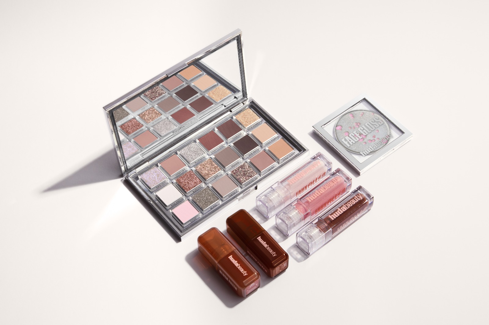 The 8 Makeup Products That You Need To Buy This Festive Season-Image 3-1