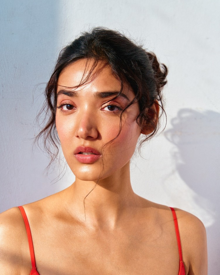 5 Monsoon Skincare Mistakes That Can Cause Acne, Dryness & Infections