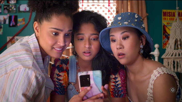 Teens are Using Anti-Ageing Products & Beauty Filters — And It's a Serious Concern!